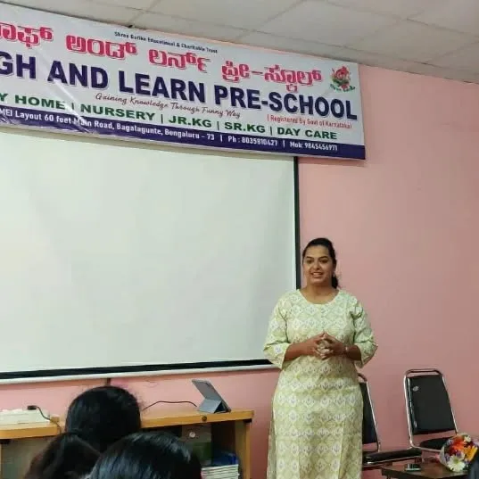 Pashyanthi presenting at a preschool teacher training